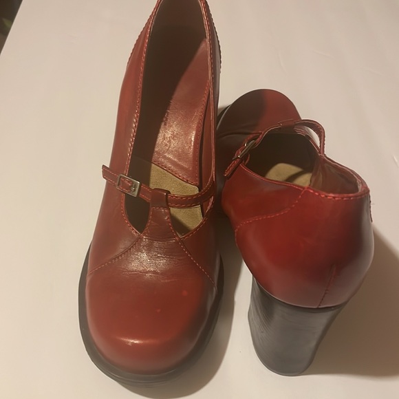 Nine West Red Leather Shoes - Picture 2 of 8